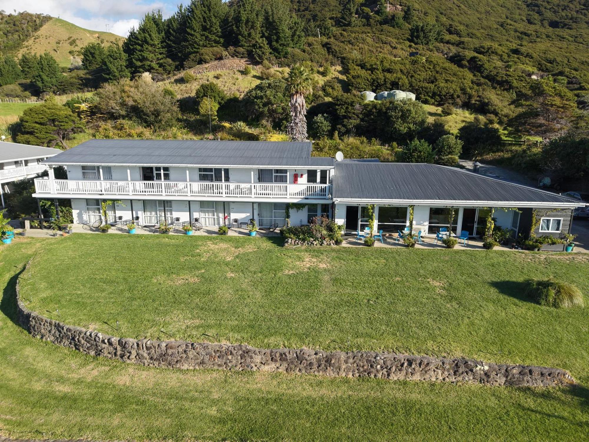 Lottin Point Motel Cape Runaway Eksteriør billede