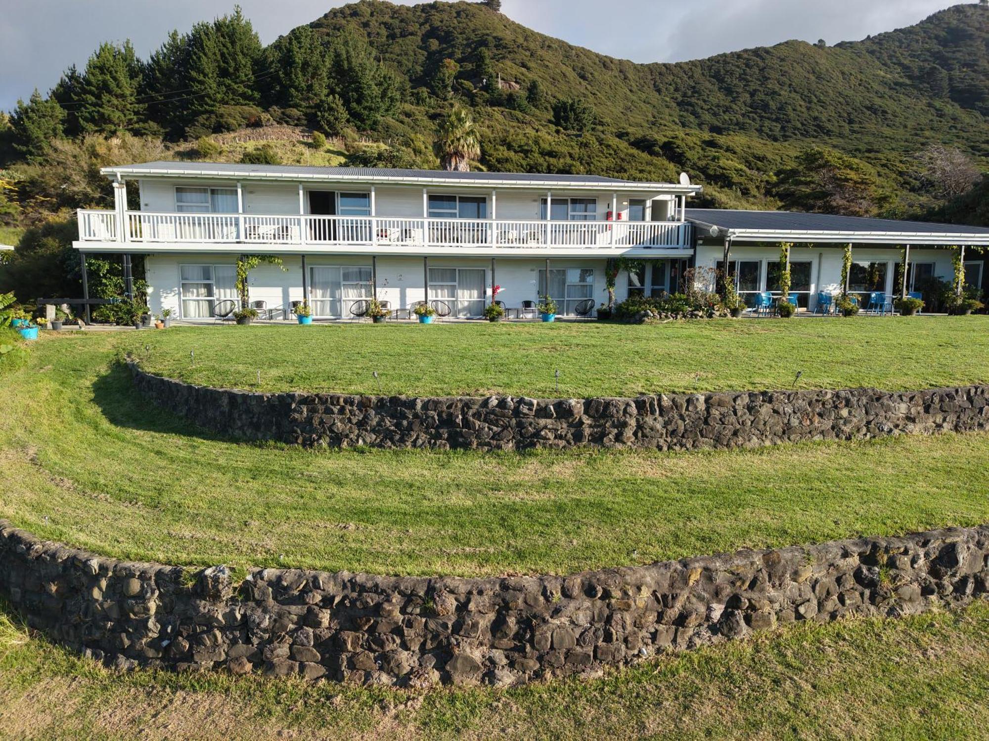 Lottin Point Motel Cape Runaway Eksteriør billede
